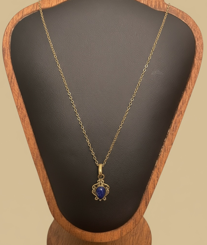 Elegant Wire Pattern with Pear Shape Cabochon Stone Brass Pendant 18" Necklace - 2 Color options